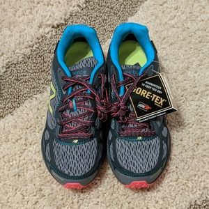 Women's New Balance running shoes
